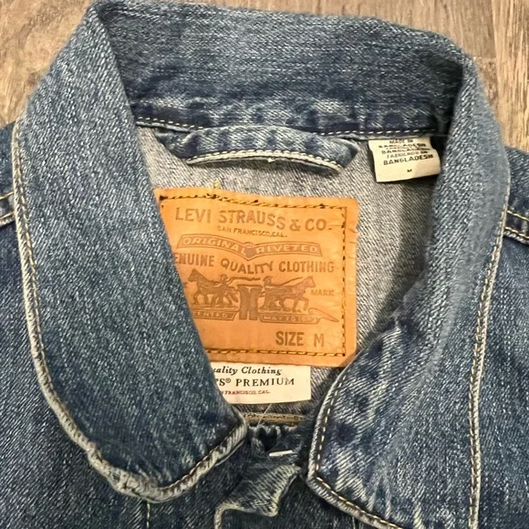 Levi's Blue Denim Jacket - Picture 2 of 3